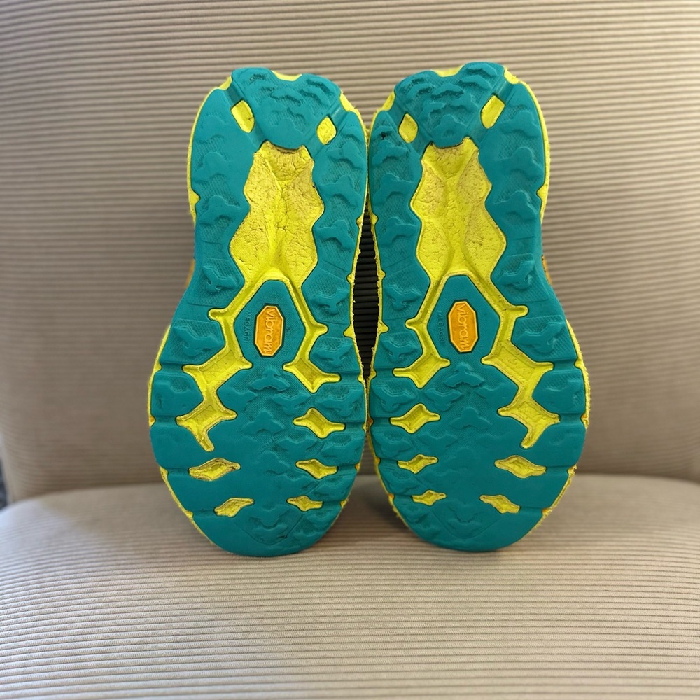 Hoka Women's Black & Yellow Speedgoat Trail Running Shoes Size 7 - Picture 8 of 10